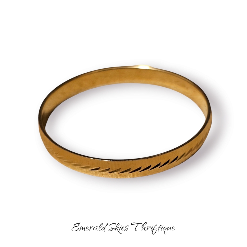 Monet‎ S bangle bracelet
